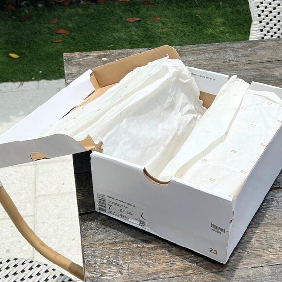 Womans NIKE Air Jordan 1 Mid SE Dutch Green Sneakers 7 with Box - Picture 16 of 16